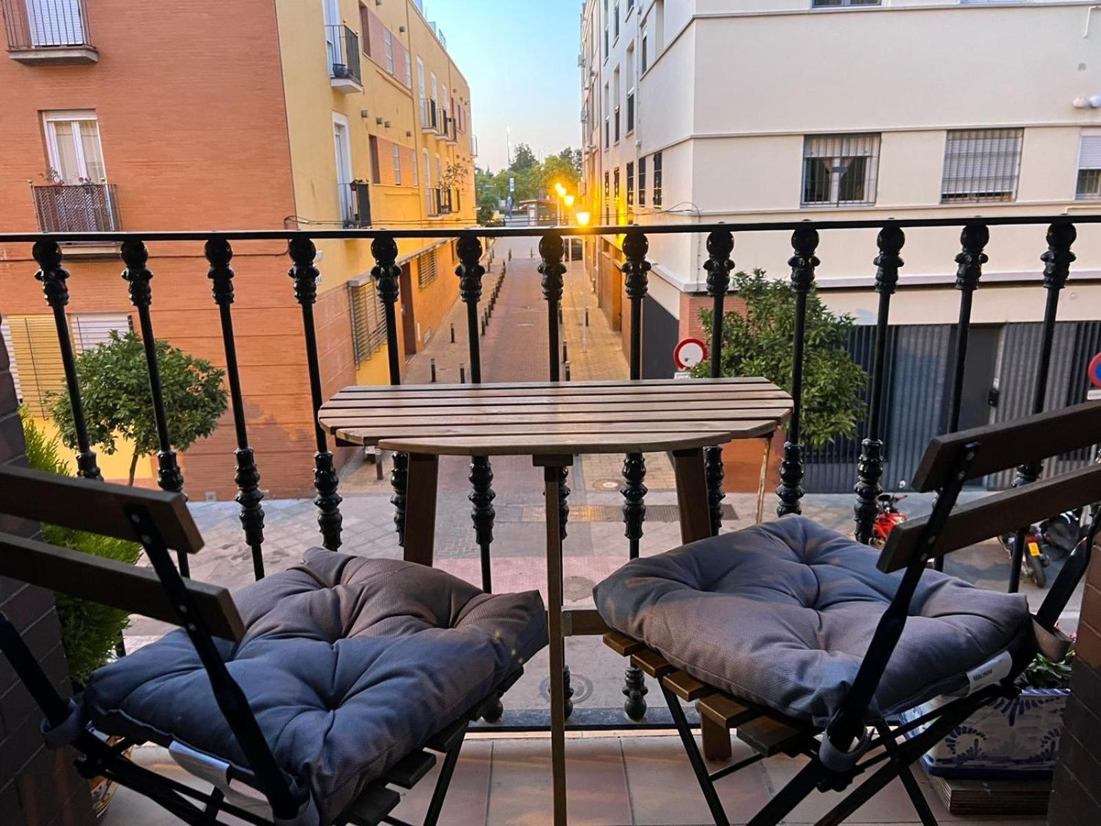 Apartamento Con Balcon Castilla Triana Sevilla Exteriör bild